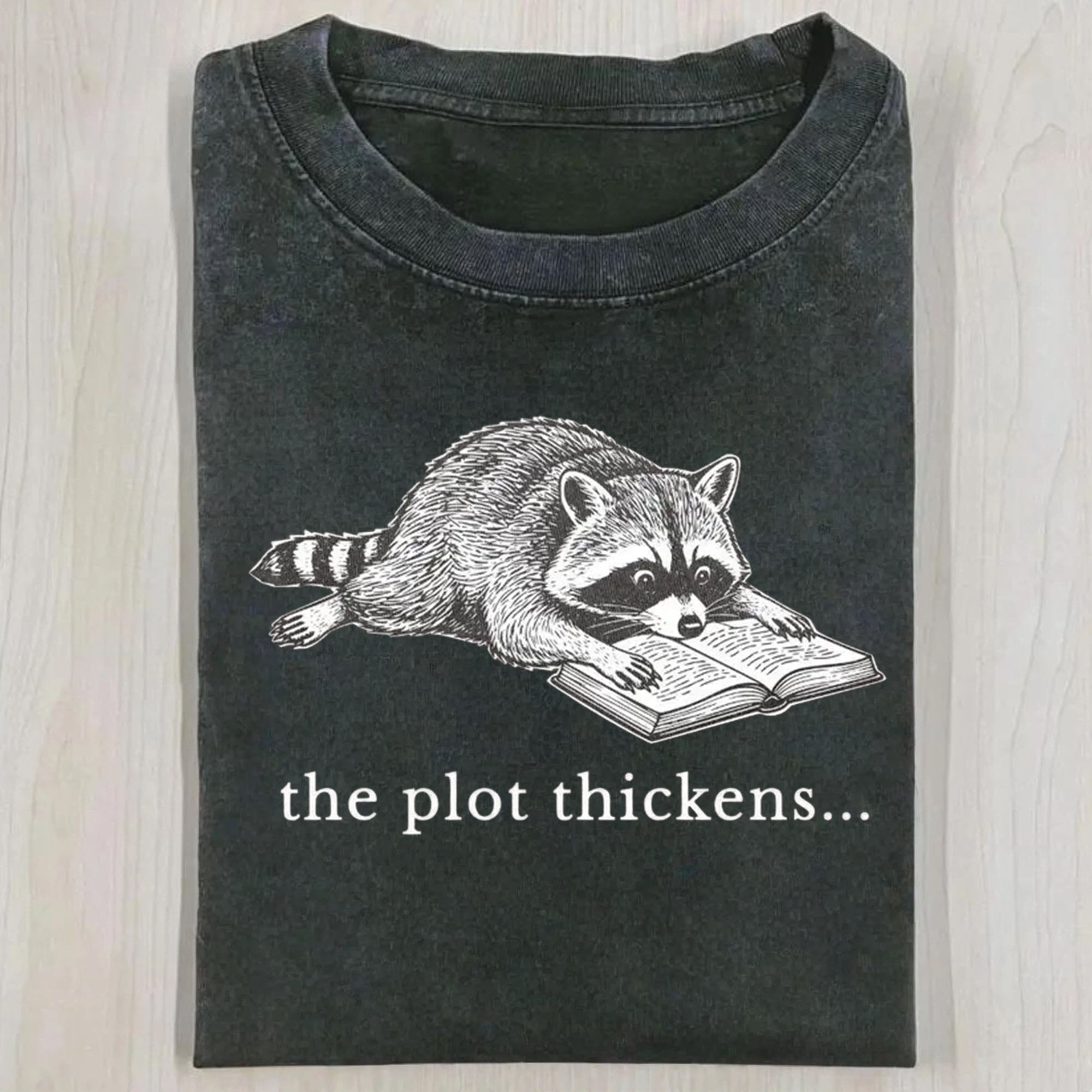 Fantasy novel lovers' gift T-shirt