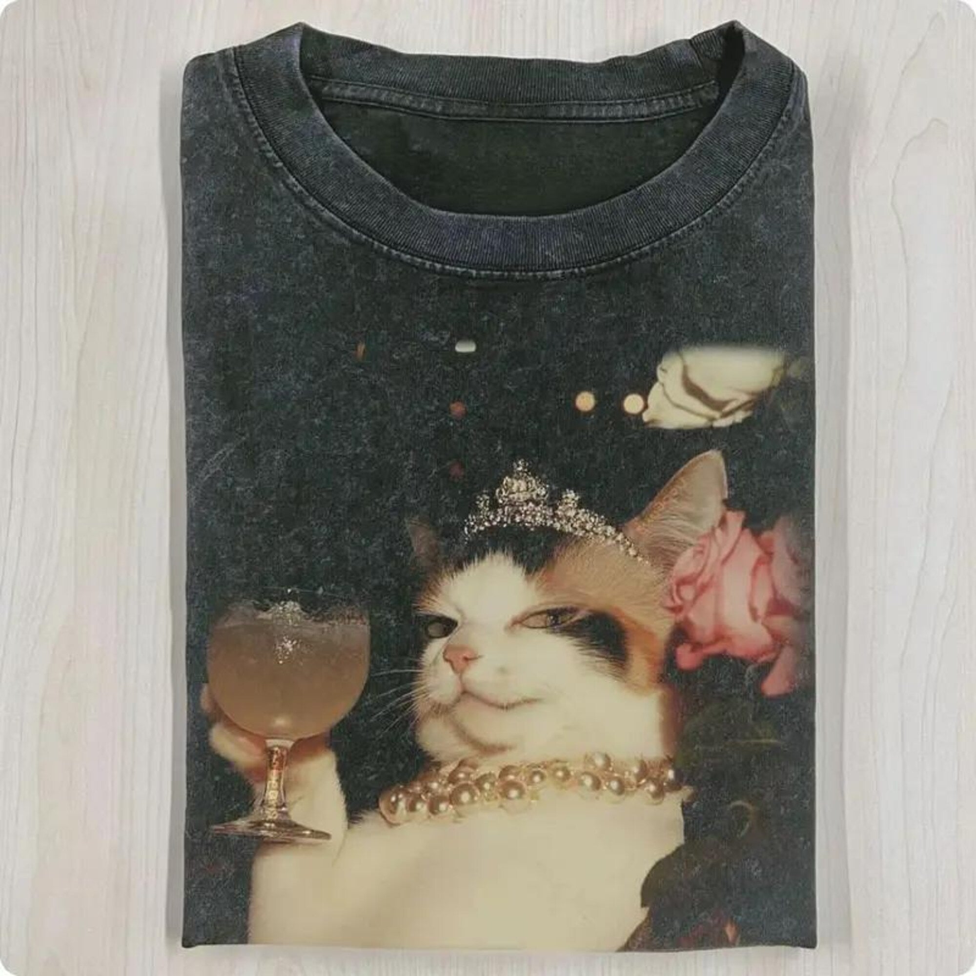 Retro Elengant Cat  T-shirt