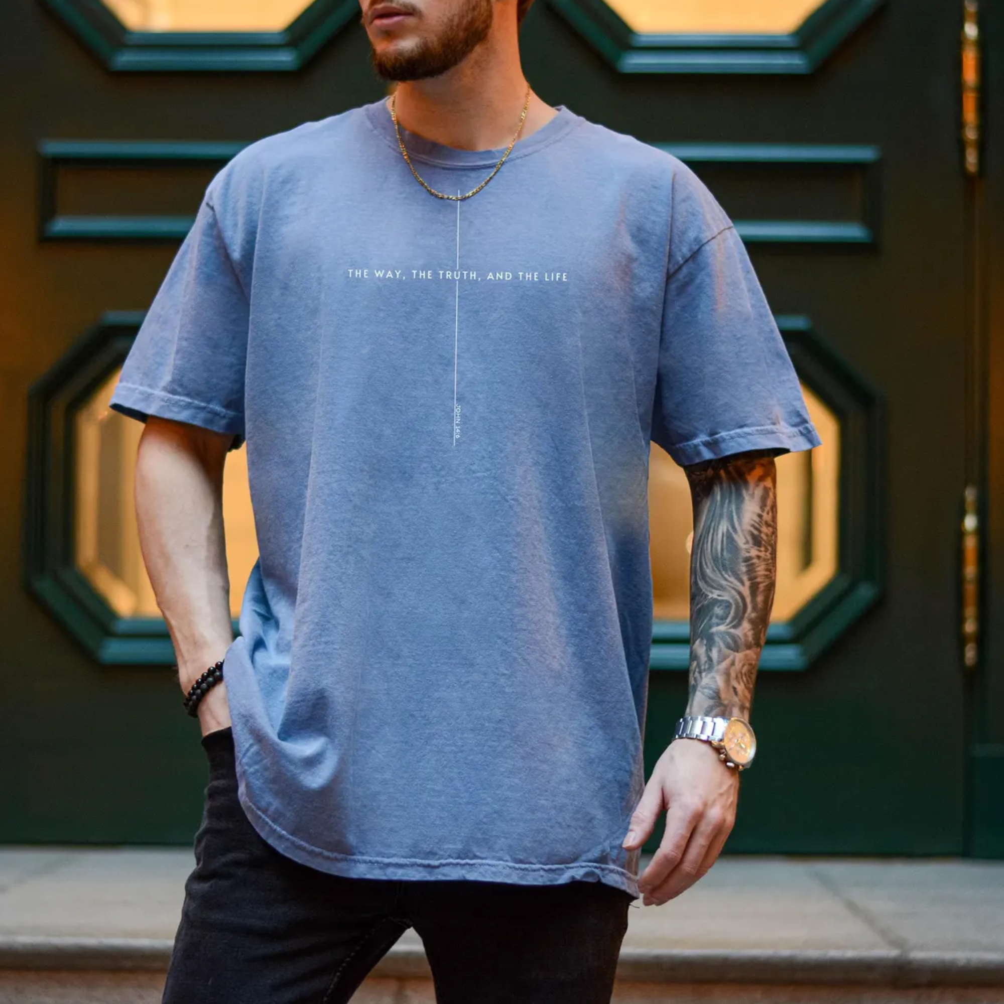 Jesus is king "T-shirt around"