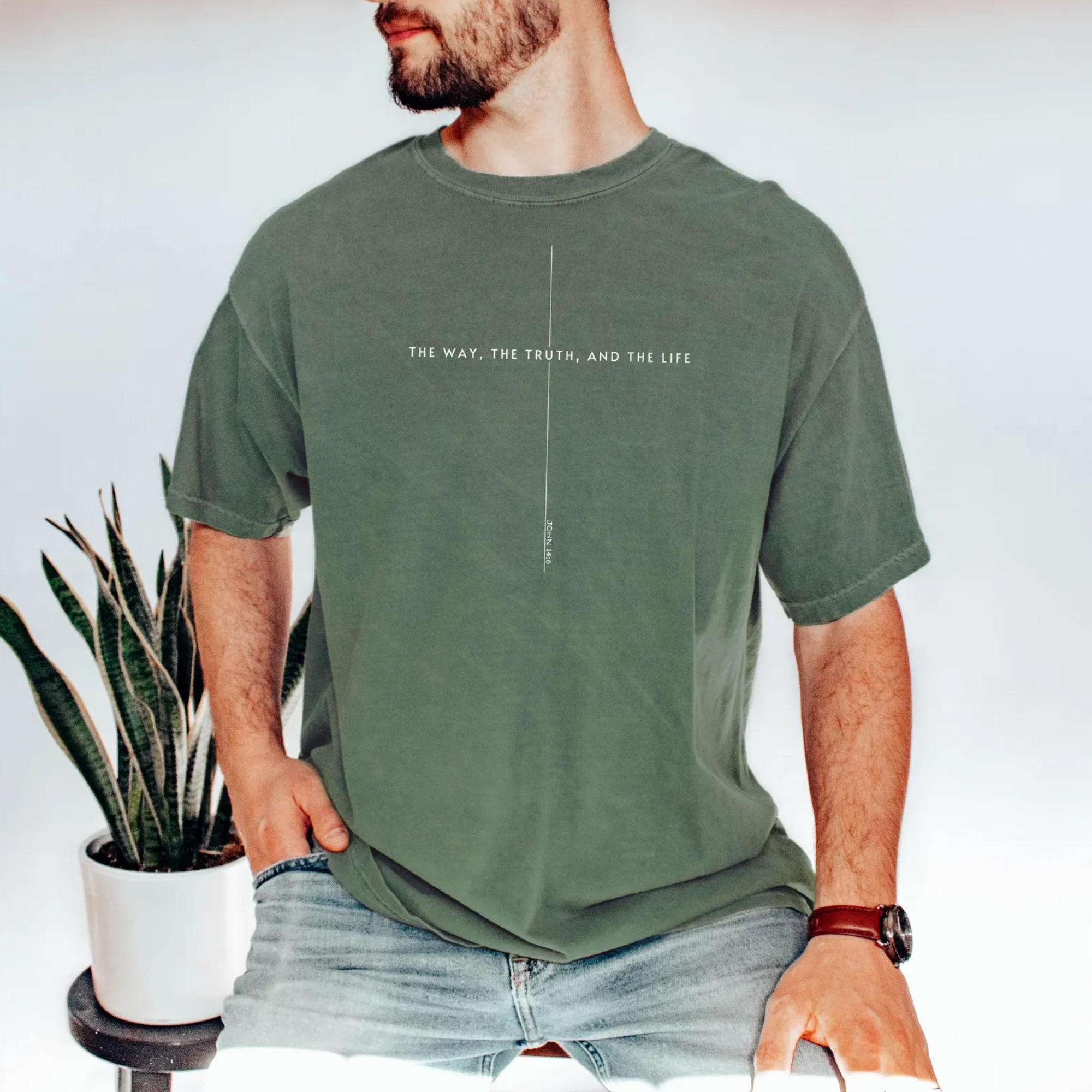 Jesus is king "T-shirt around"